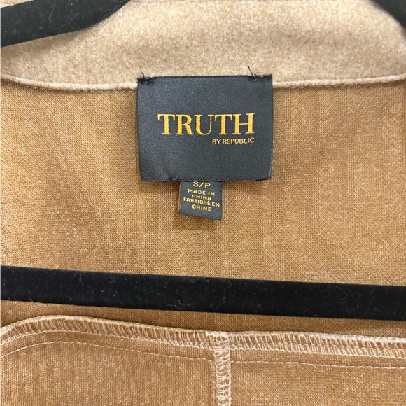 Truth Women's Utility Jacket in Tan - Picture 2 of 3